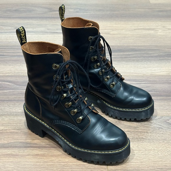 Dr. Martens Leona 7 Hook Boots in Black Size 10 - Picture 4 of 16